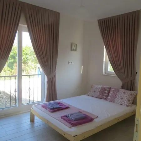 Dalyandreams Villa *